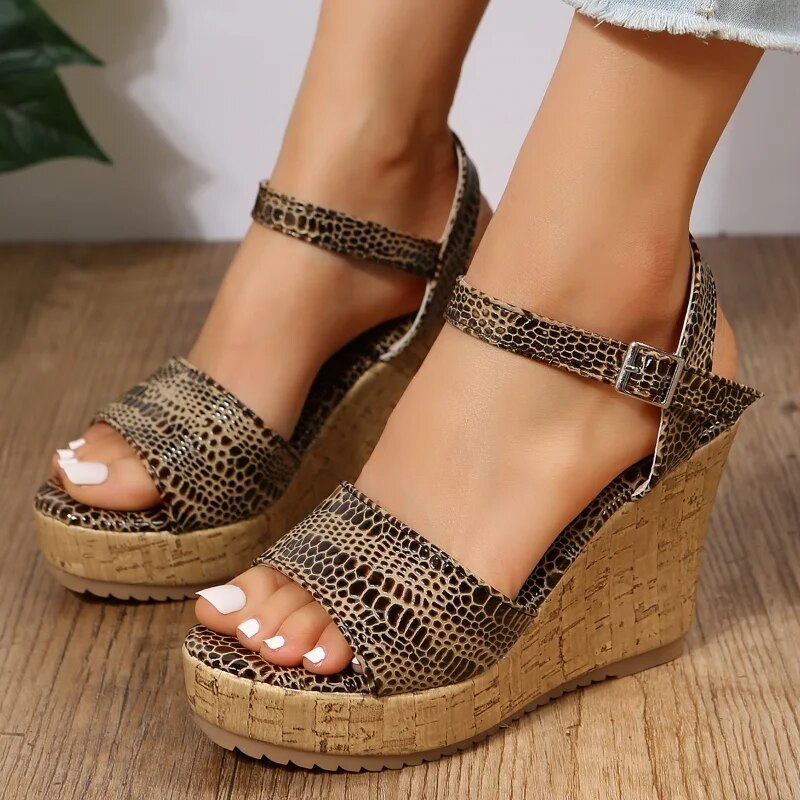 Ddbos Shoes for Women Buckle Strap New Fashion Roman Retro Women's Sandals Summer Wedge Outdoor Casual Ladies Fish Mouth Shoes Zapatos