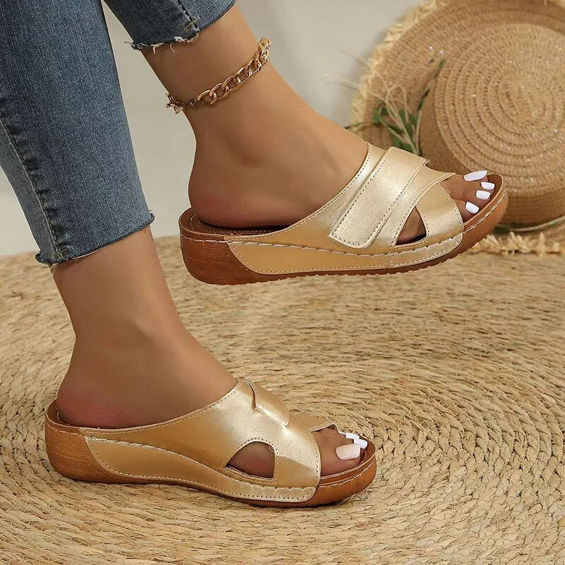 Ddbos Fashion Silver Gold Platform Slippers Women Summer Hook Loop Wedges Rome Shoes Woman Med Heel Non-Slip Beach Shoes Sandals 2024