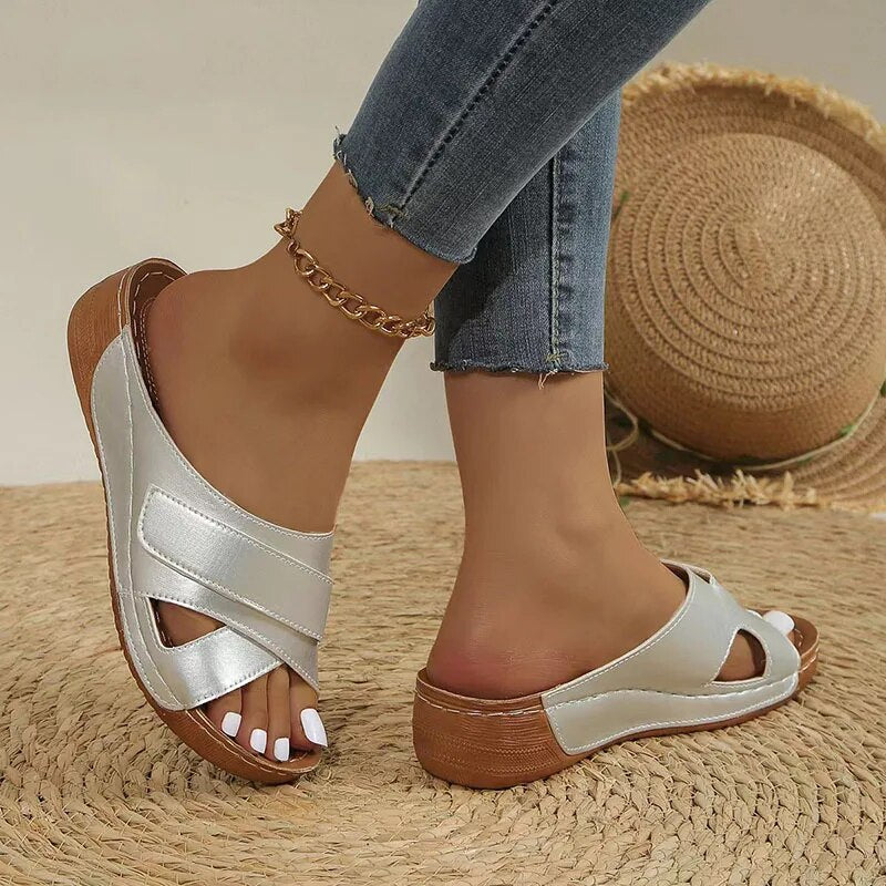 Ddbos Fashion Silver Gold Platform Slippers Women Summer Hook Loop Wedges Rome Shoes Woman Med Heel Non-Slip Beach Shoes Sandals 2024