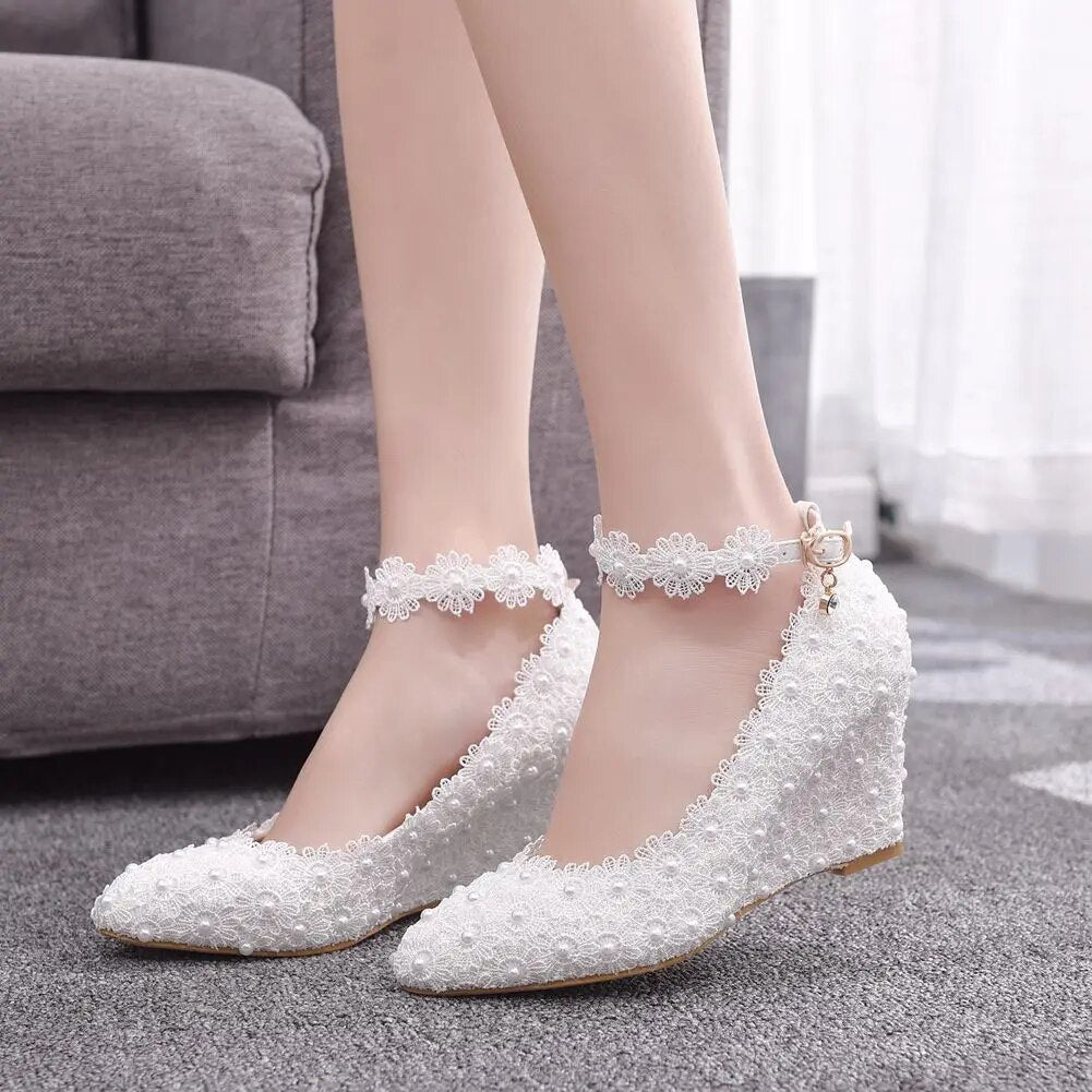 Ddbos Crystal Queen White Wedges Wedding Pumps Sweet White Flower Lace Pearl Platform Pump Shoes Classic Bride Dress High Heeled Lady