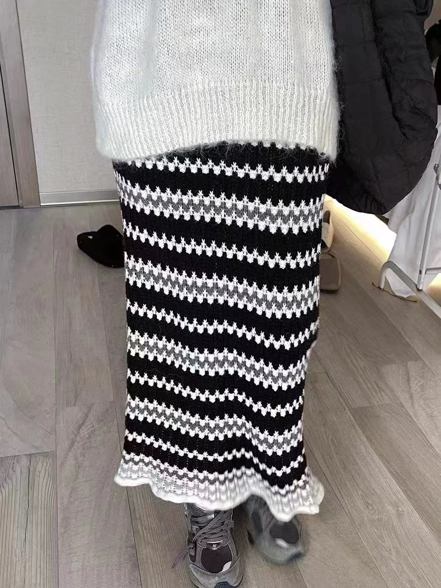 curvy casual outfits Heavy-Duty Sandwich Wave Knitted Skirt for Women Autumn and Winter Fashionable Floral Long Slimming Skirt