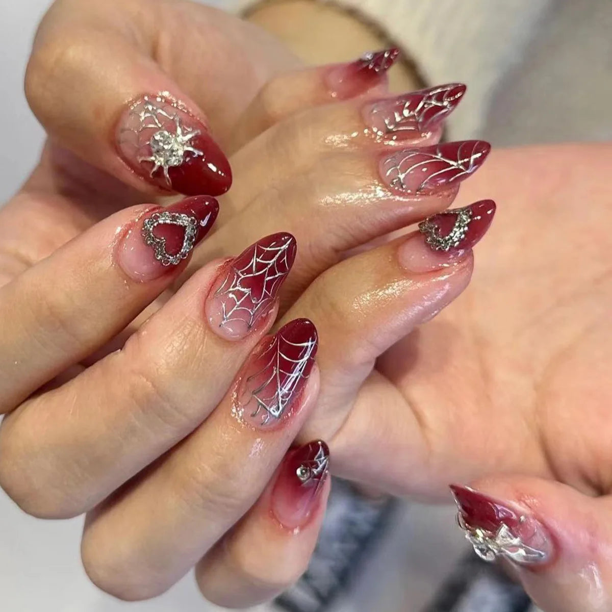 Gradient Red Fake Nail with Spider Web Pattern False Nails with Crystal Design Almond Press on Nail Tips Wearable