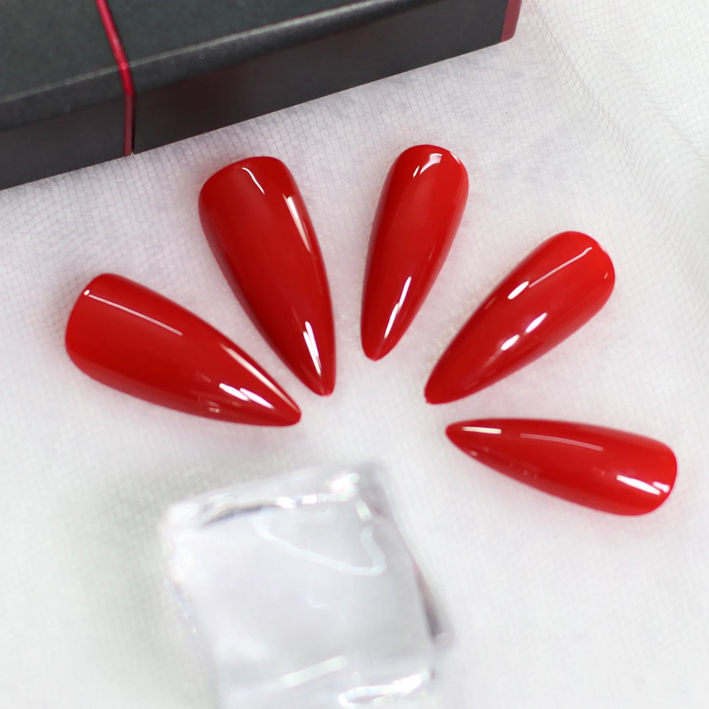 Stiletto Mirror Red Light Gossy Red Color Fingernails Sharp Fake Nails Art Medium Size Press On Nails Wholesale With Tabs