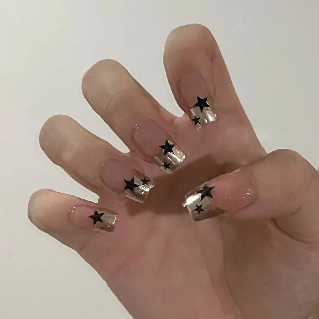 24pcs Short False Nail Sliver Pink Star y2k Style Fake Nail Set False Nails Wearable Full Cover for Girl Press on Nail Tips