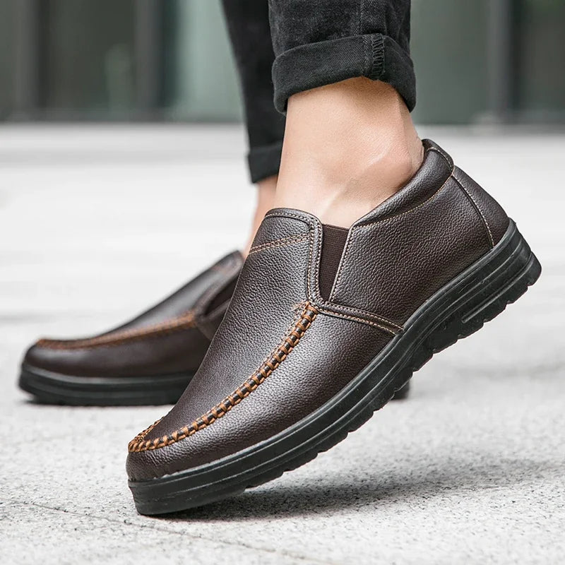 Ddbos Soft Leather Shoes for Men Casual Black Lightweigh Soft Sole Comfortable Men Shoes Slip-On Male Loafers Moccasins Driving Shoe