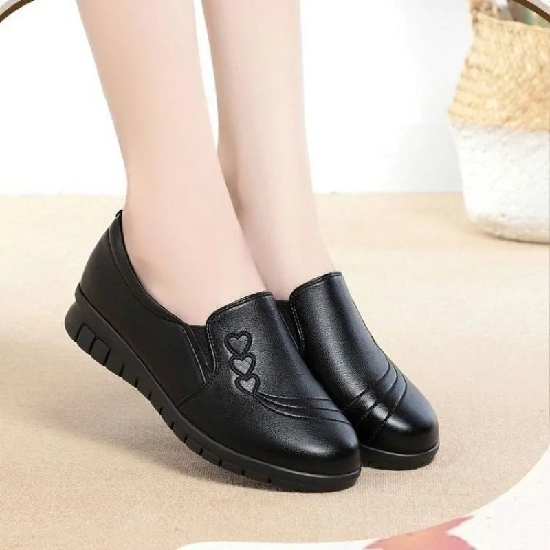 Ddbos Shoes Spring Soft Soled Mother Black Single Shoes Leather Non-slip Casual Comfortable Middle-aged Ladies Flat Shoes Ladies Shoes