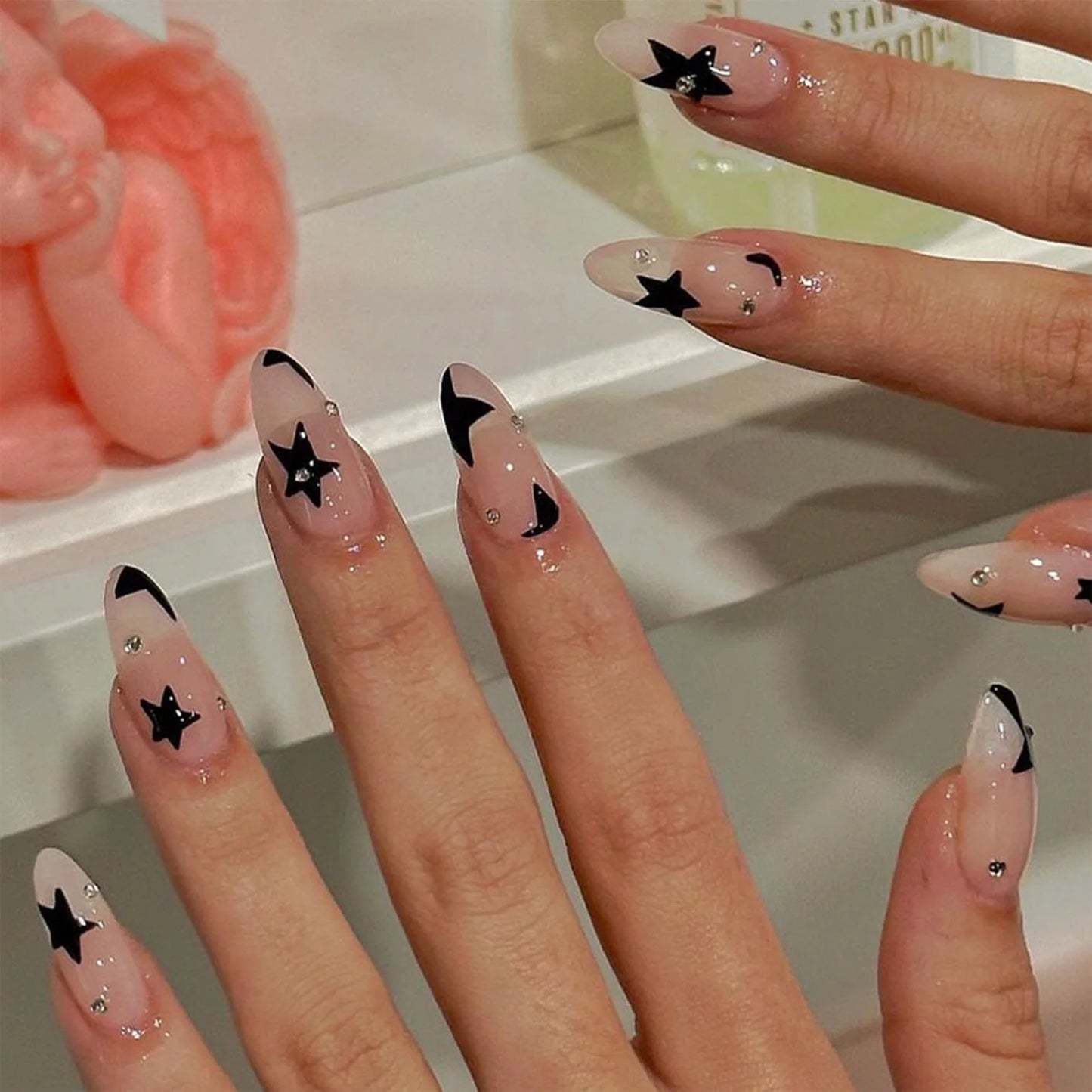 Ins y2k Fake Nails Almond Head Black Pentacle Star False Nail Patch Girl Women Wearable Full Cover Artificial Nail Patch 24pcs