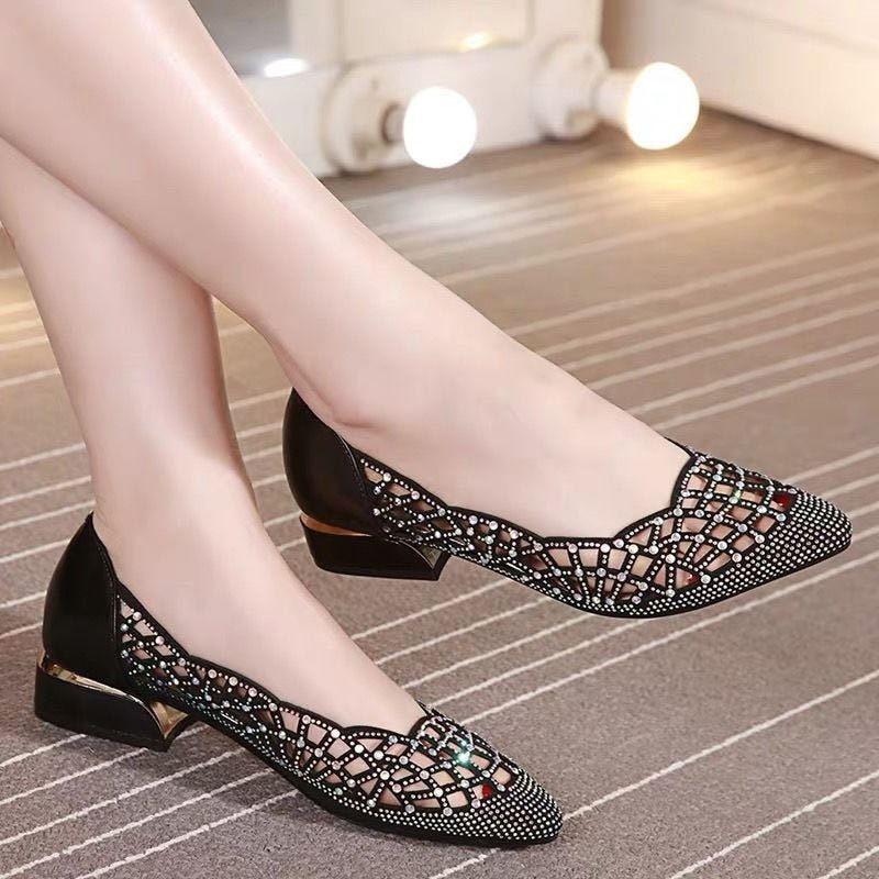  Rhinoceros Sandals Women's Flat Fashion Pointed Low Heels Women's Summer Hollowed Out Breathable Women's Large Size Shoes