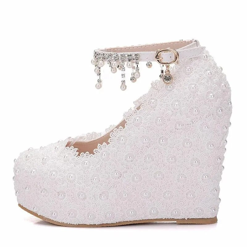 Ddbos Crystal Queen White Wedges Wedding Pumps Sweet White Flower Lace Pearl Platform Pump Shoes Classic Bride Dress High Heeled Lady